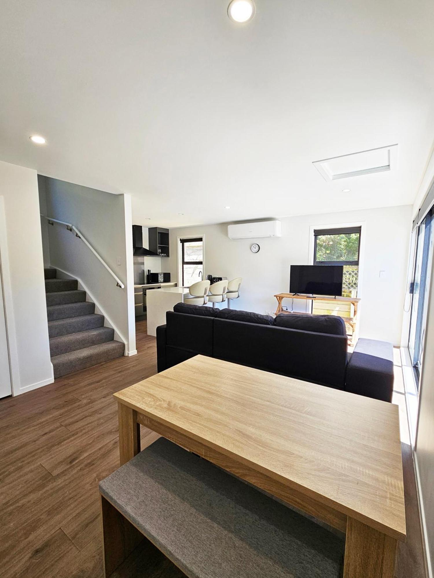 New And Fabulous, Fringe Bliss! Apartment Wellington