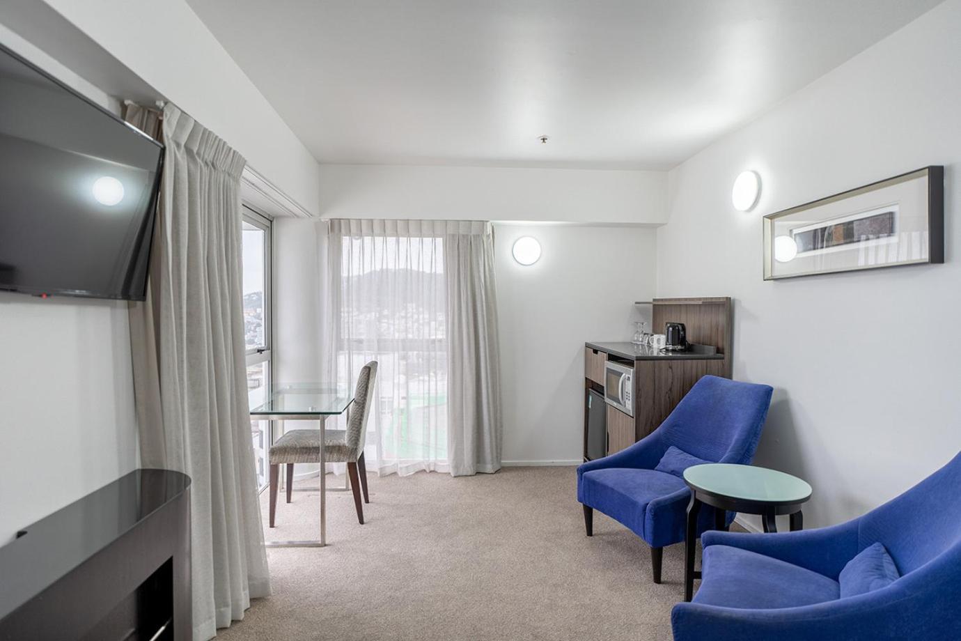 Mercure And 3* Wellington