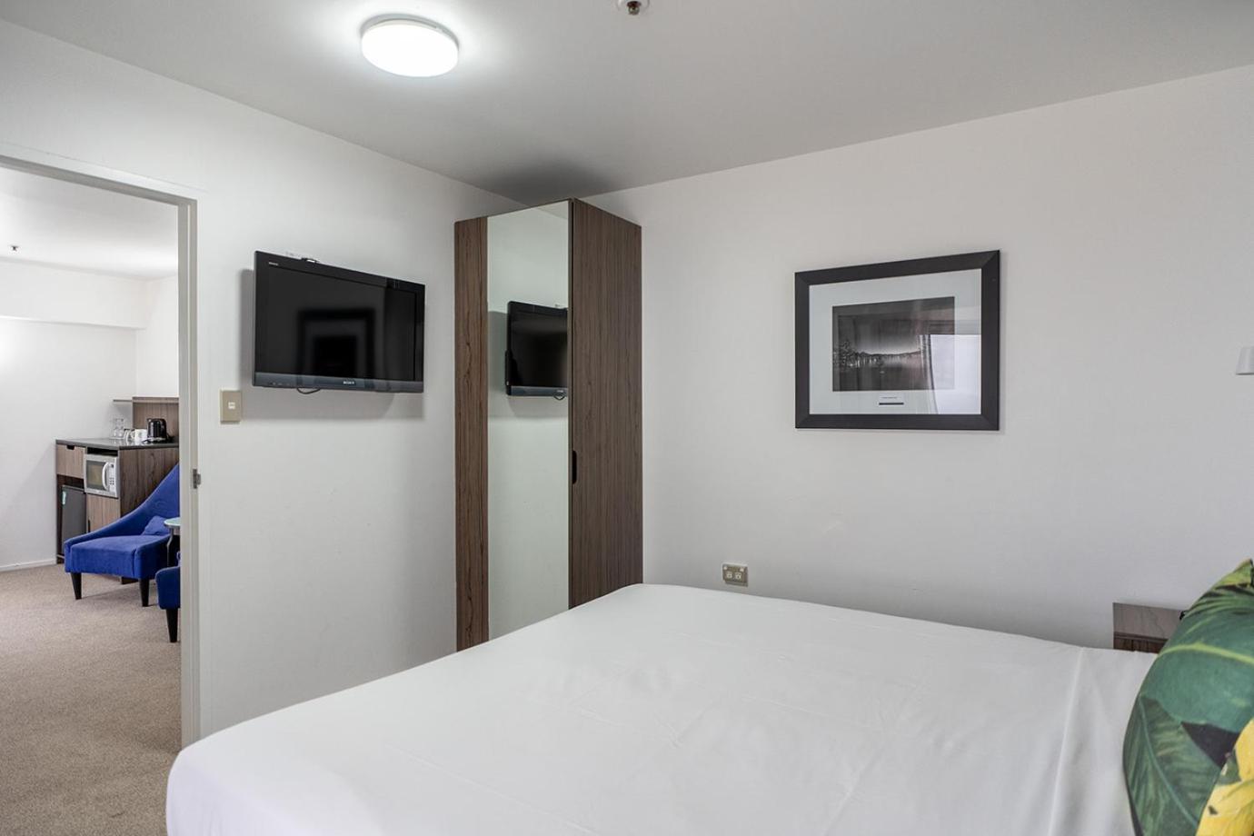Mercure And Aparthotel