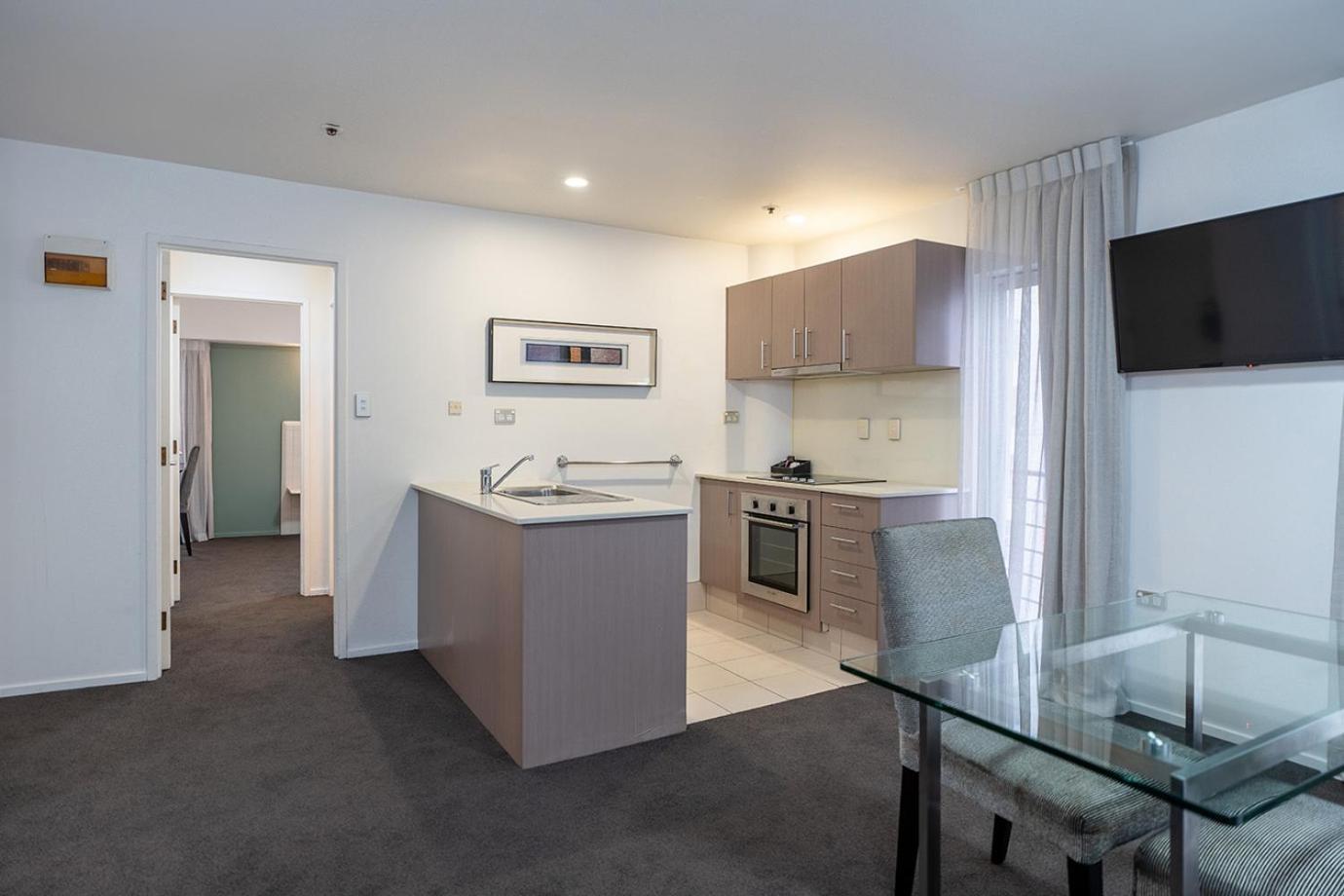 Mercure And 3* Wellington