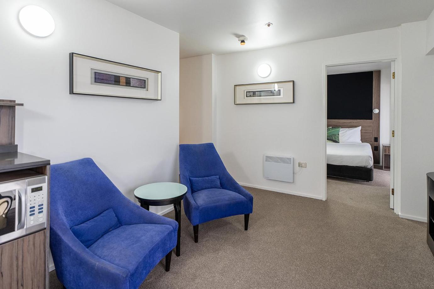 Mercure And 3*