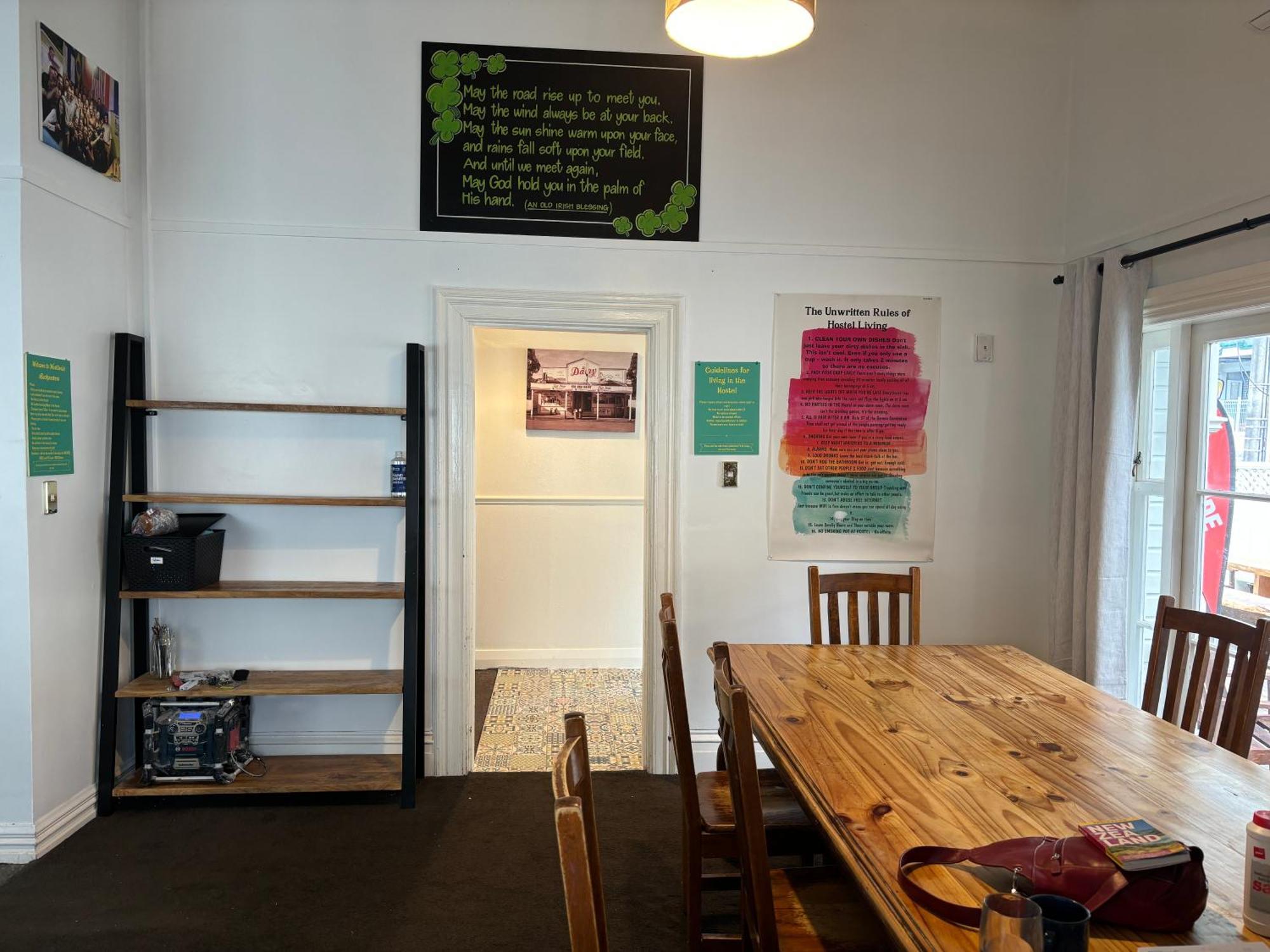 Hostel Worldwide Backpackers *