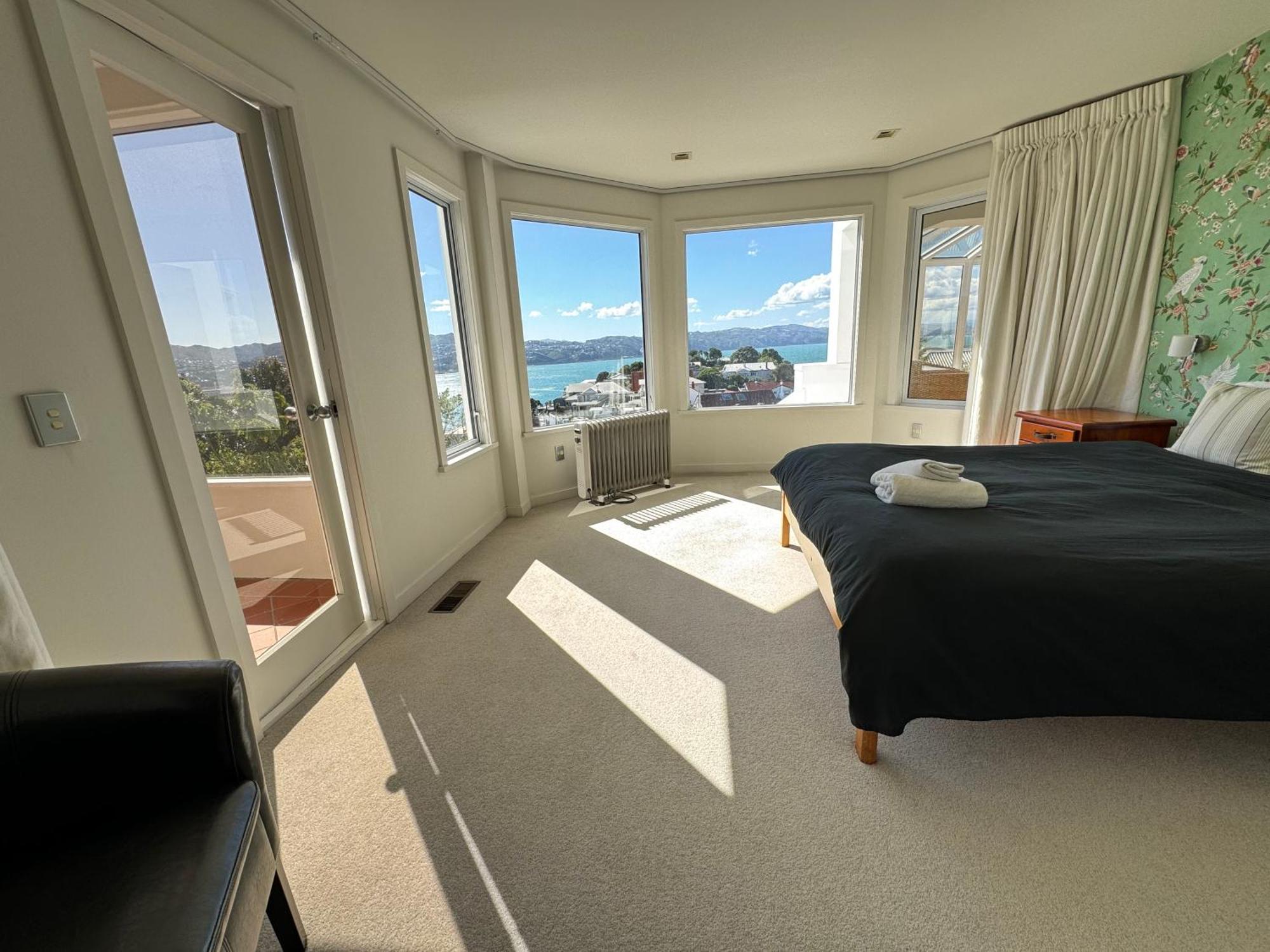 Super Large Seaview House *