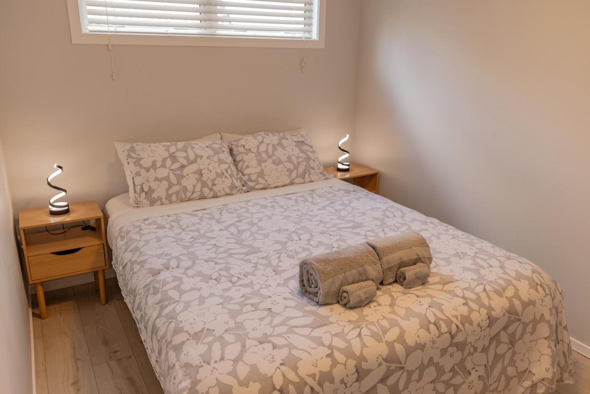 Back Garden Flat With Free On Street Parking And Fiber Wifi - 15 Mins To Ferry, Stadium, Cbd Guest house