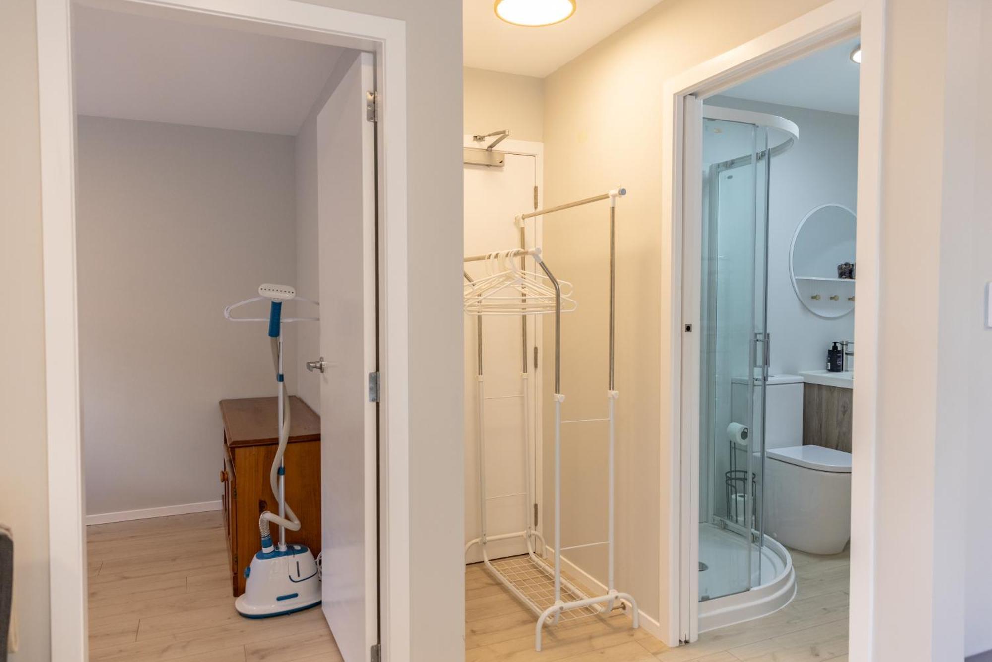 Back Garden Flat With Free On Street Parking And Fiber Wifi - 15 Mins To Ferry, Stadium, Cbd Wellington