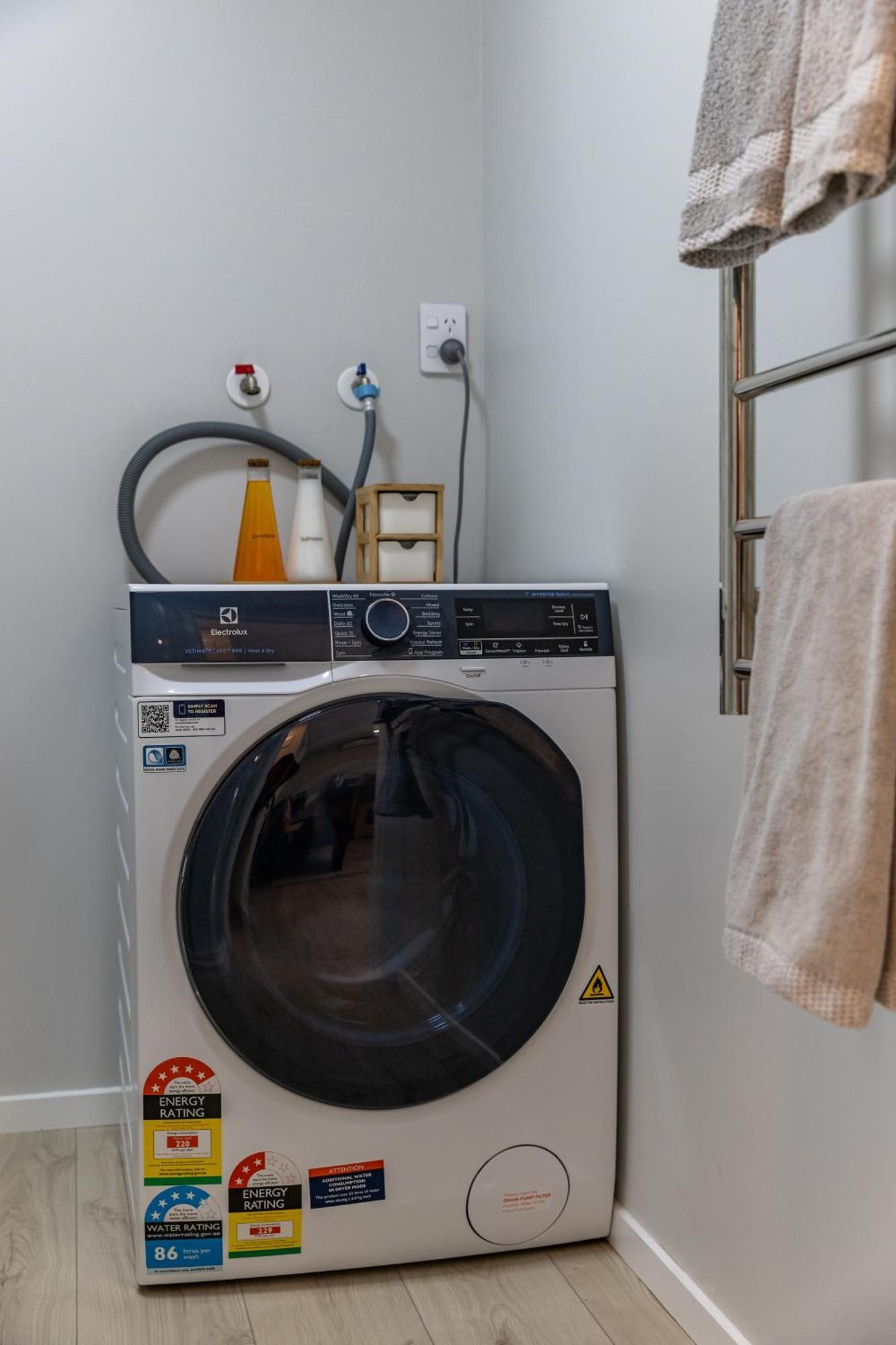 Back Garden Flat With Free On Street Parking And Fiber Wifi - 15 Mins To Ferry, Stadium, Cbd