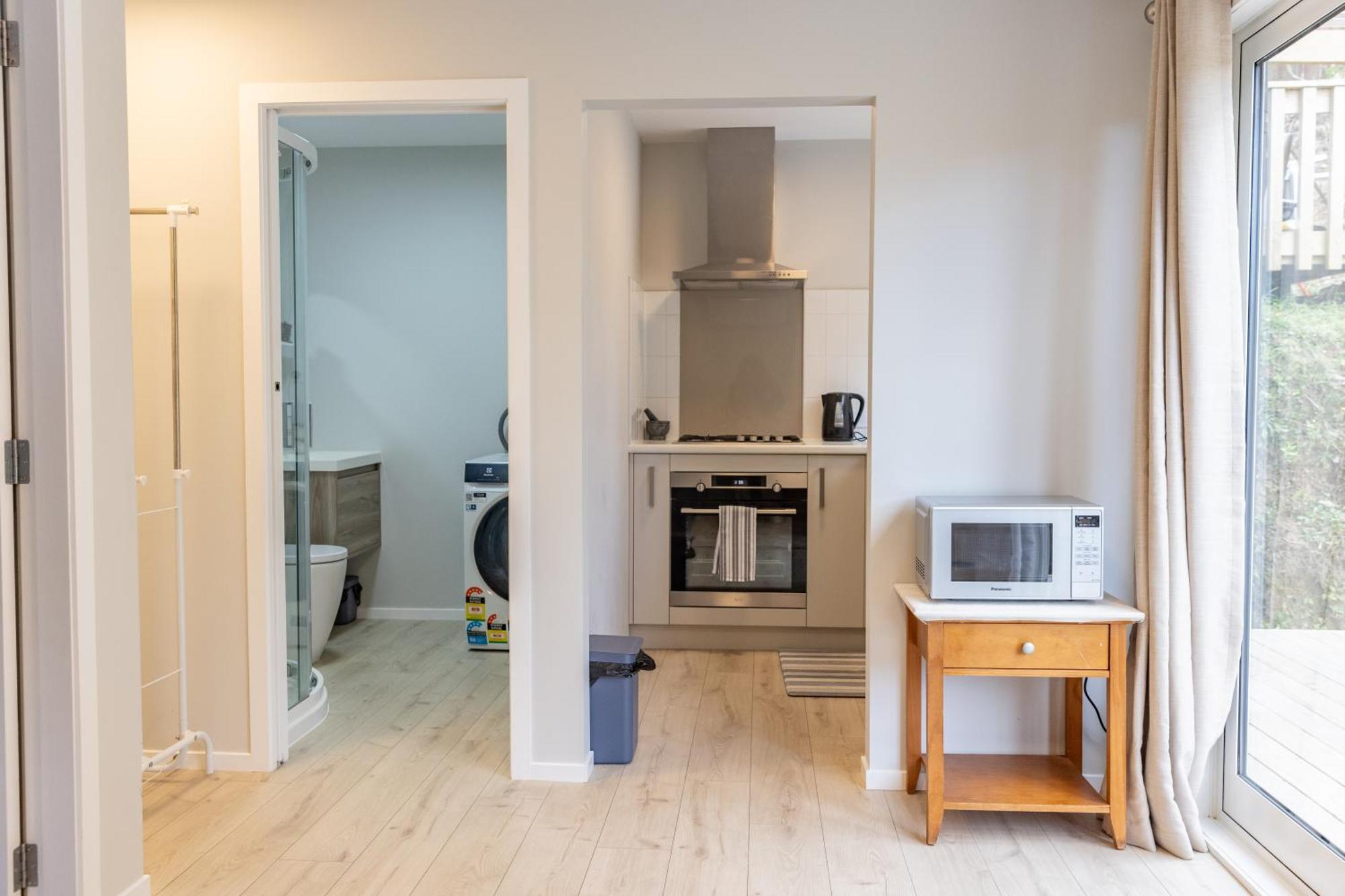 Back Garden Flat With Free On Street Parking And Fiber Wifi - 15 Mins To Ferry, Stadium, Cbd Guest house *