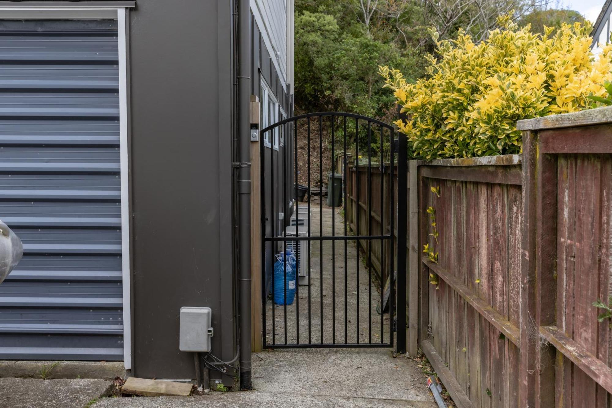 Back Garden Flat With Free On Street Parking And Fiber Wifi - 15 Mins To Ferry, Stadium, Cbd Guest house