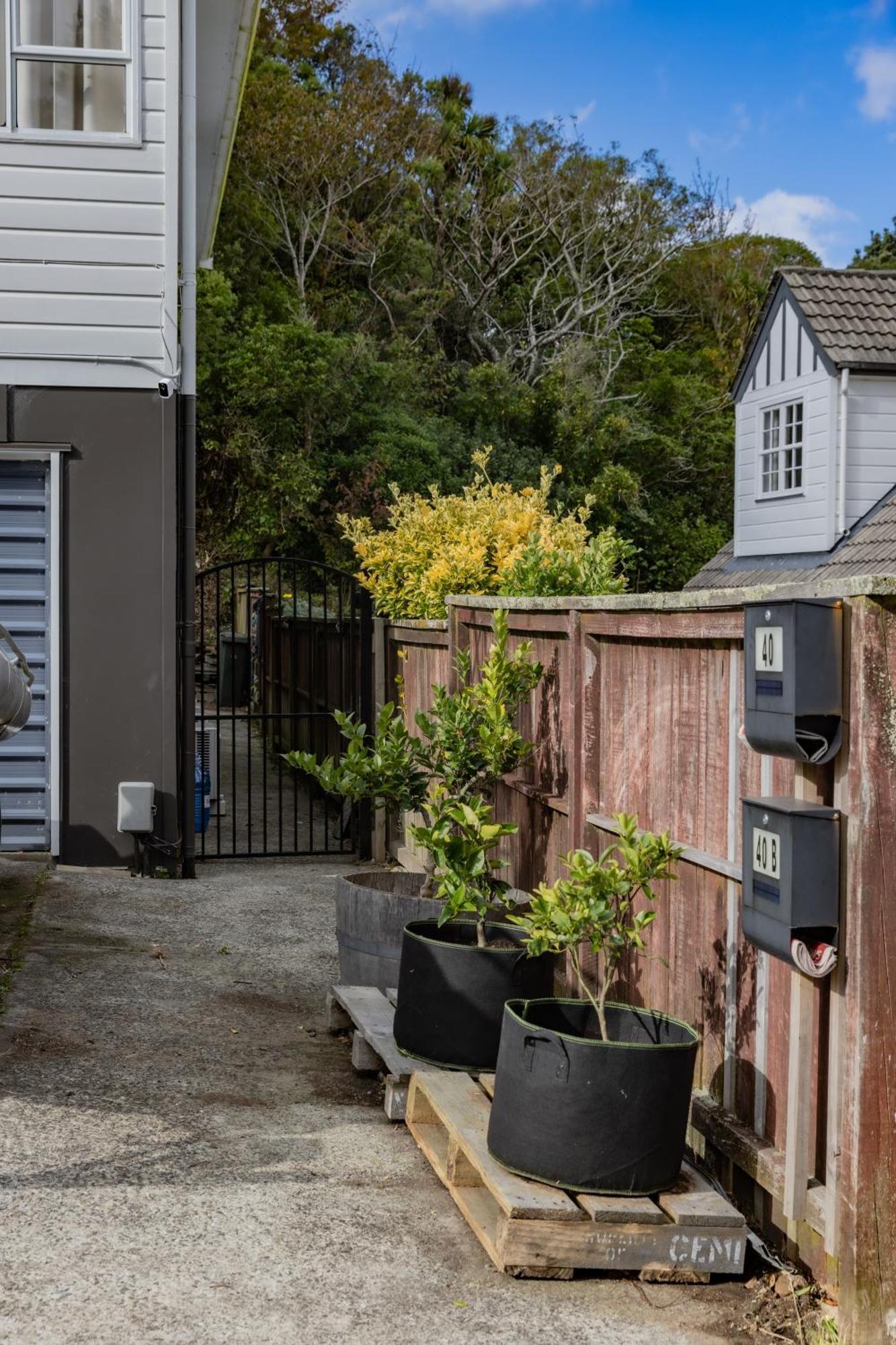 Back Garden Flat With Free On Street Parking And Fiber Wifi - 15 Mins To Ferry, Stadium, Cbd Guest house
