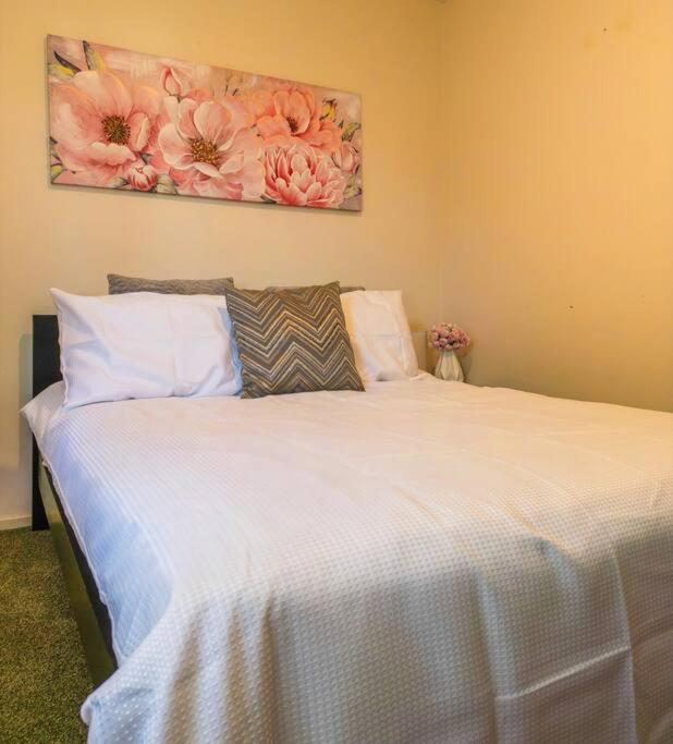Scenic Haven Warm, Ethnic Charm