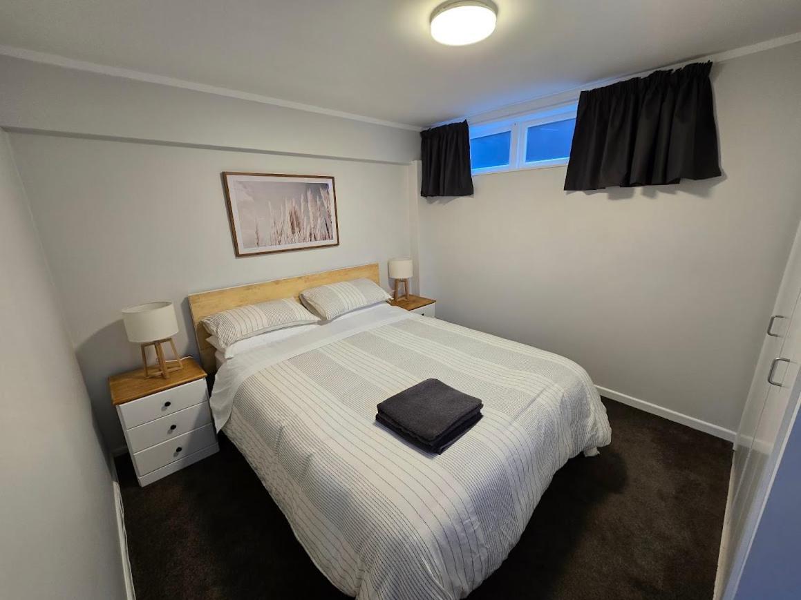 Abode For Two And A Few Paws Apartment Wellington