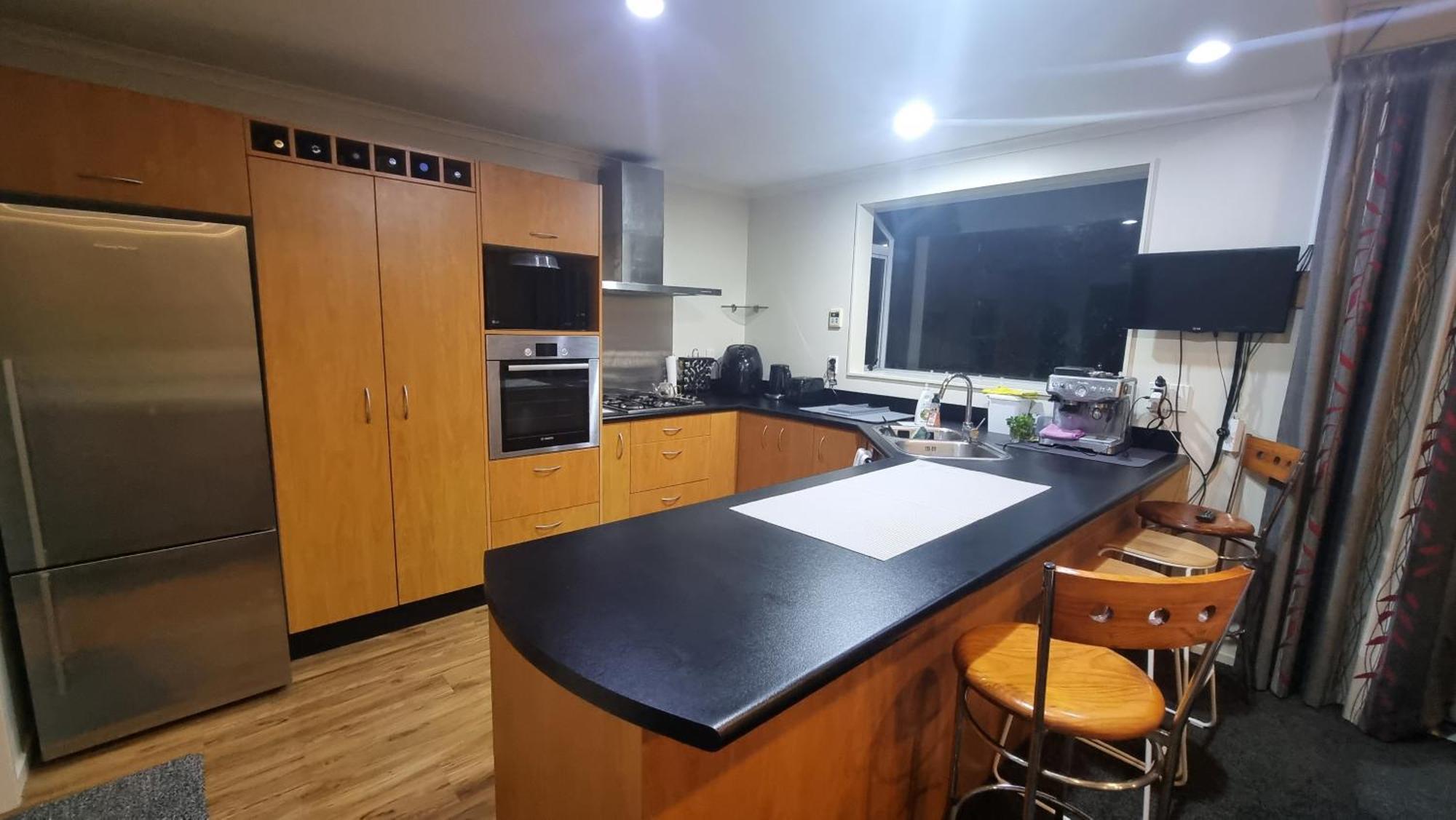 Peaceful Hillview - Double Bed At Churton Park * Wellington