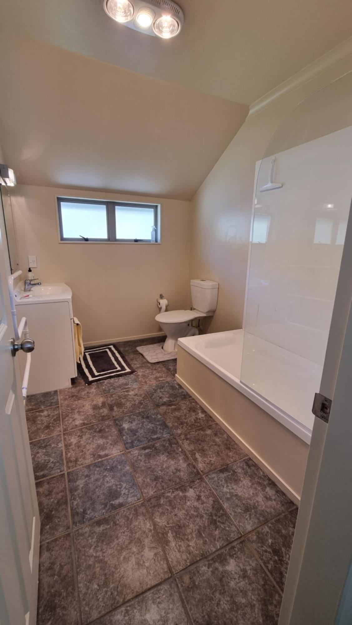 Homestay Peaceful Hillview - Double Bed At Churton Park *