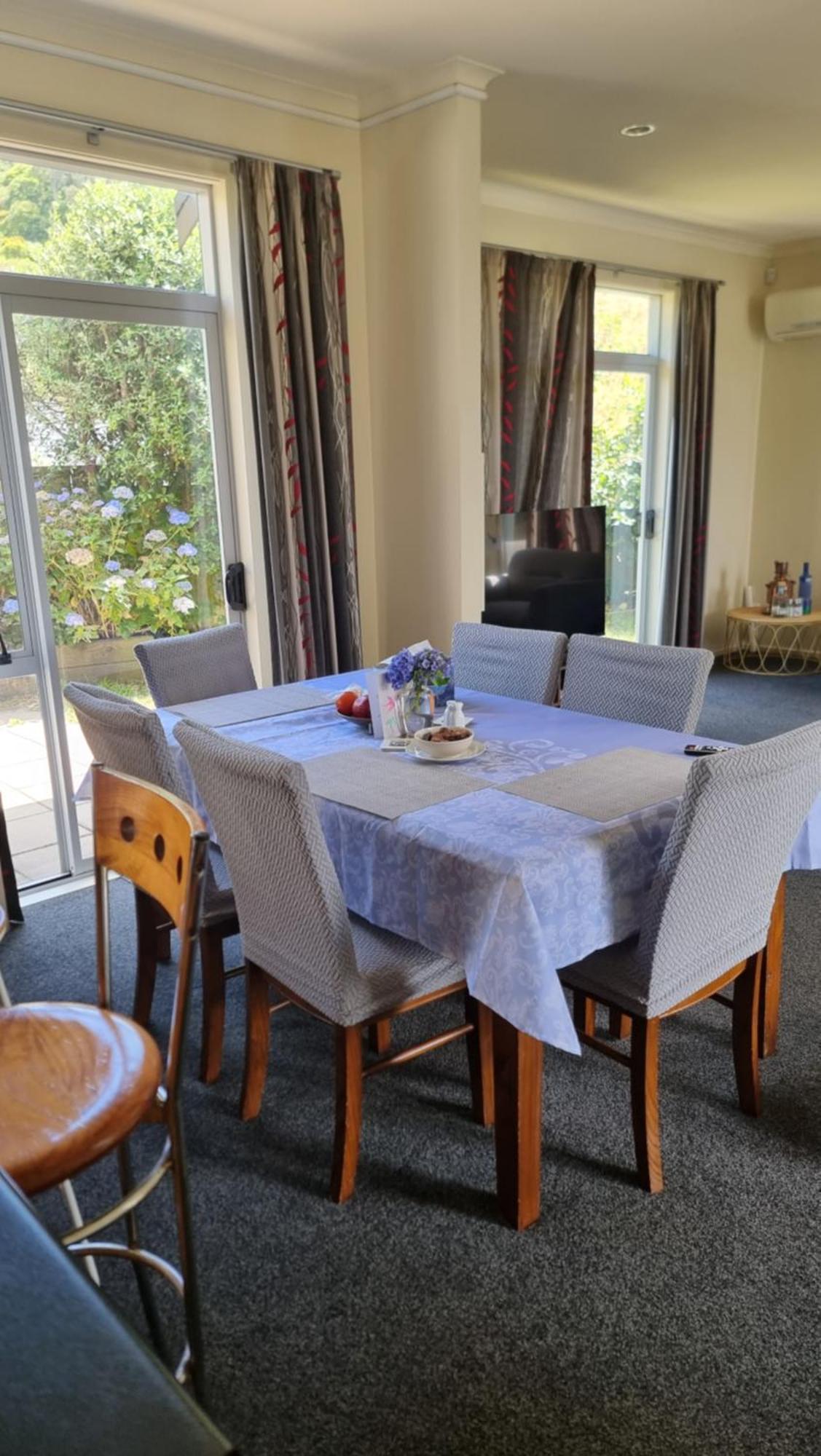 Homestay Peaceful Hillview - Double Bed At Churton Park *