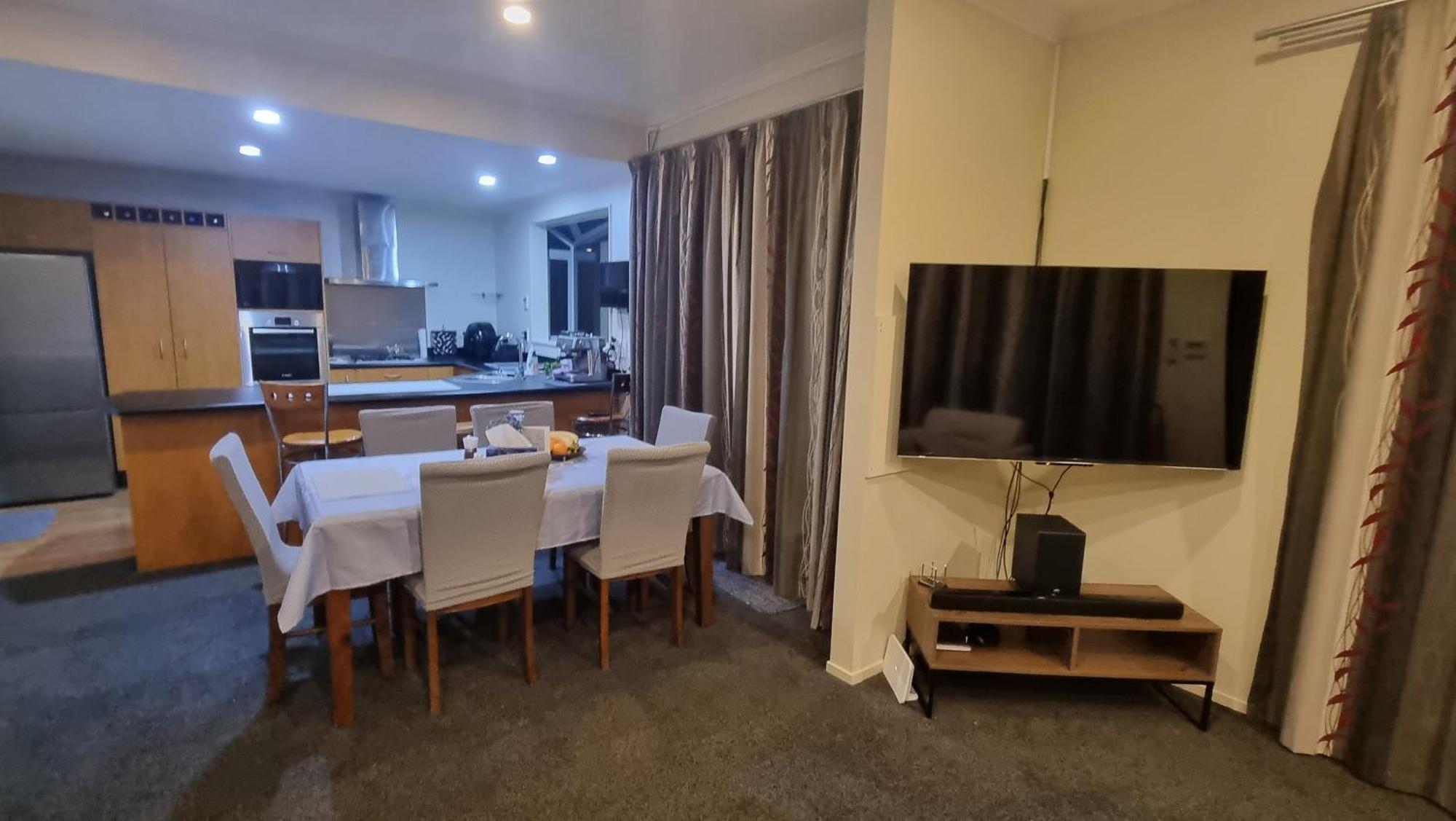 Peaceful Hillview - Double Bed At Churton Park Homestay Wellington
