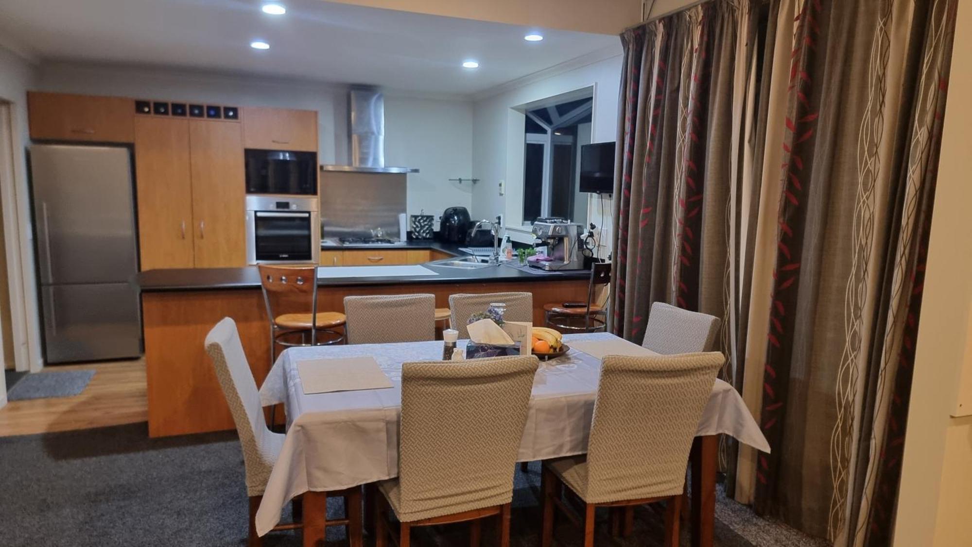 Peaceful Hillview - Double Bed At Churton Park * Wellington