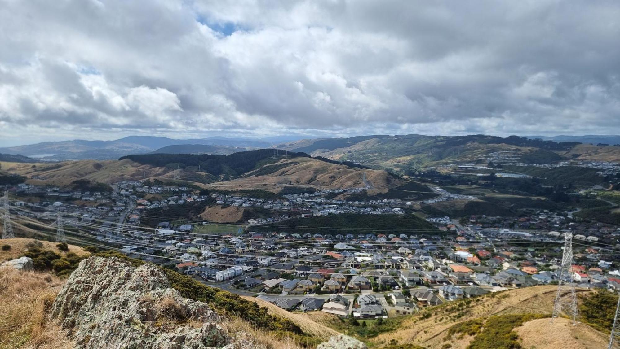 Peaceful Hillview - Double Bed At Churton Park Homestay