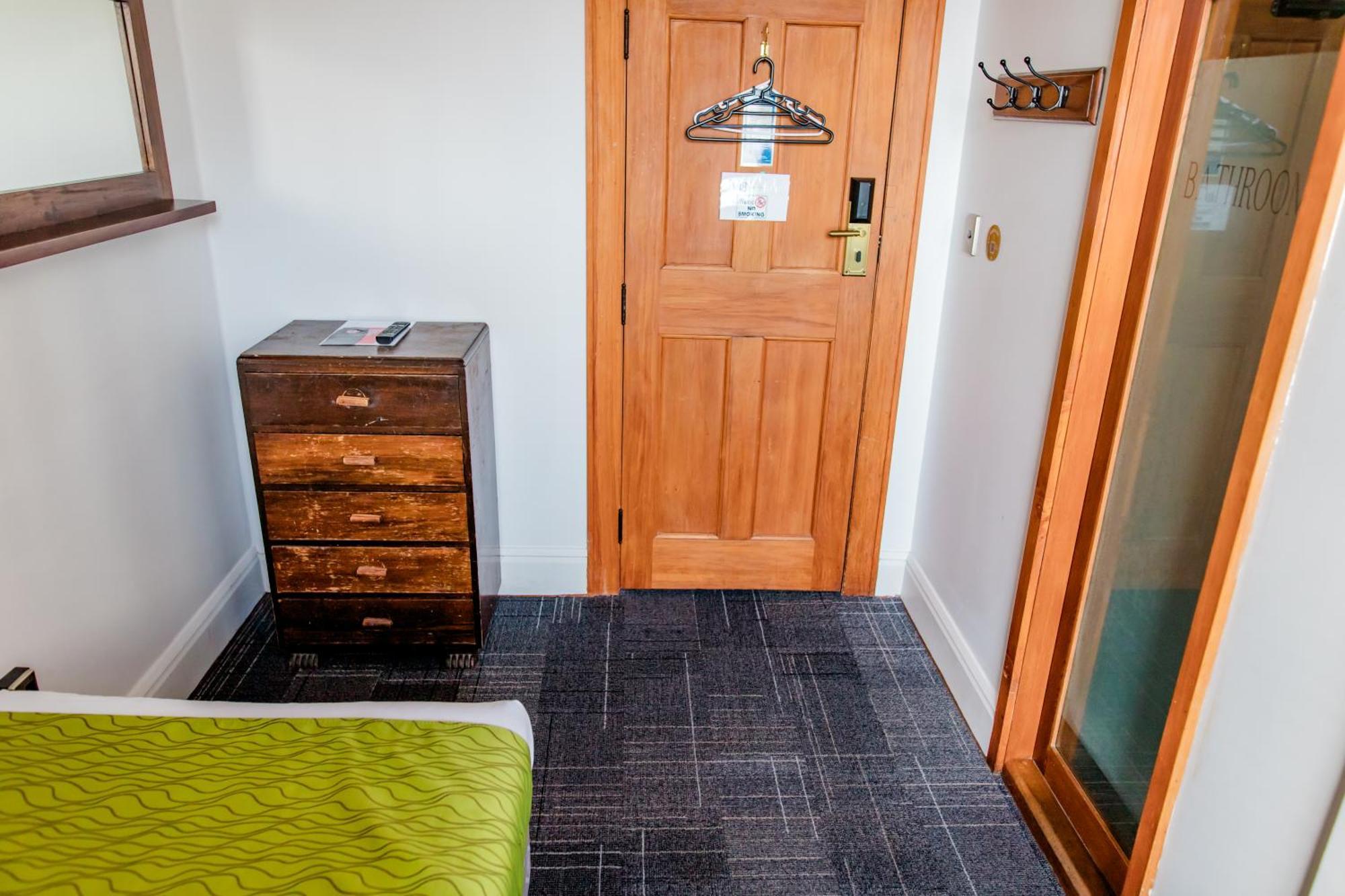 Hostel The Cambridge & Backpackers