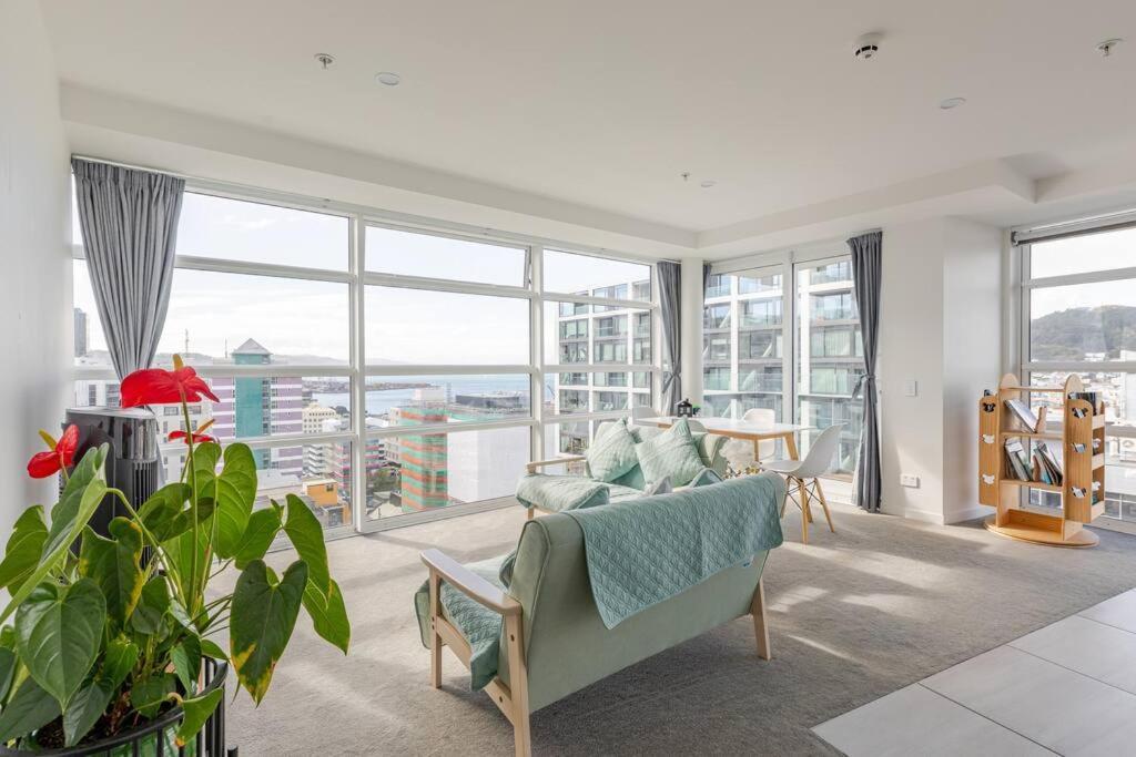 Apartment Harbor View Two Bedroom At Pinnacle *