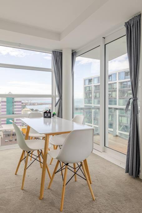 Harbor View Two Bedroom At Pinnacle Apartment Wellington