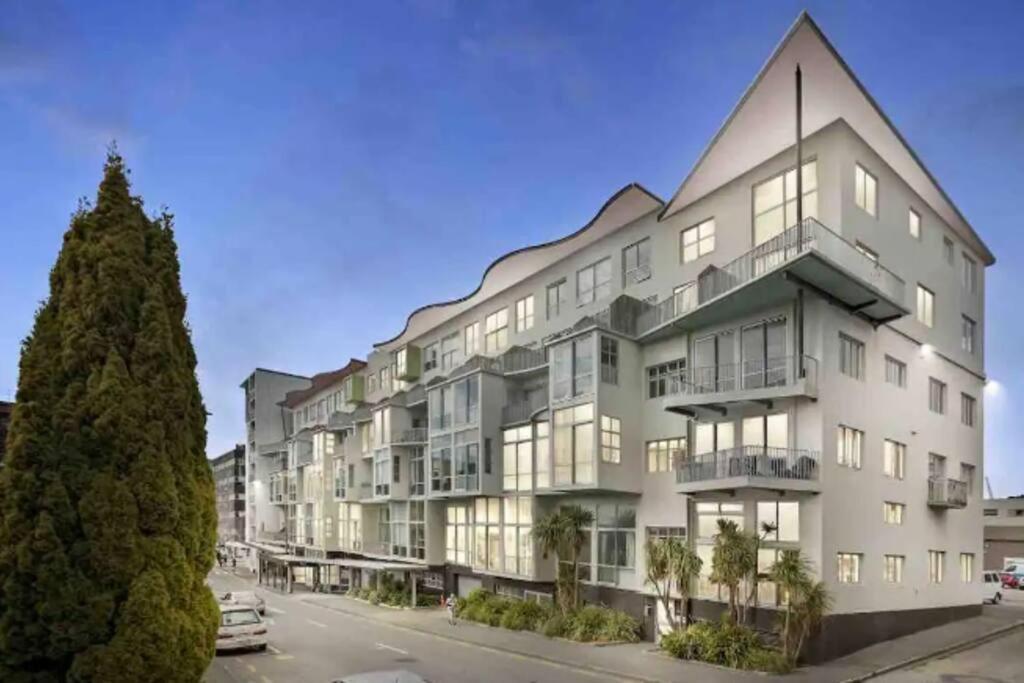 Top A Cuba, Sun, Fun, Location , Carpark, * Wellington