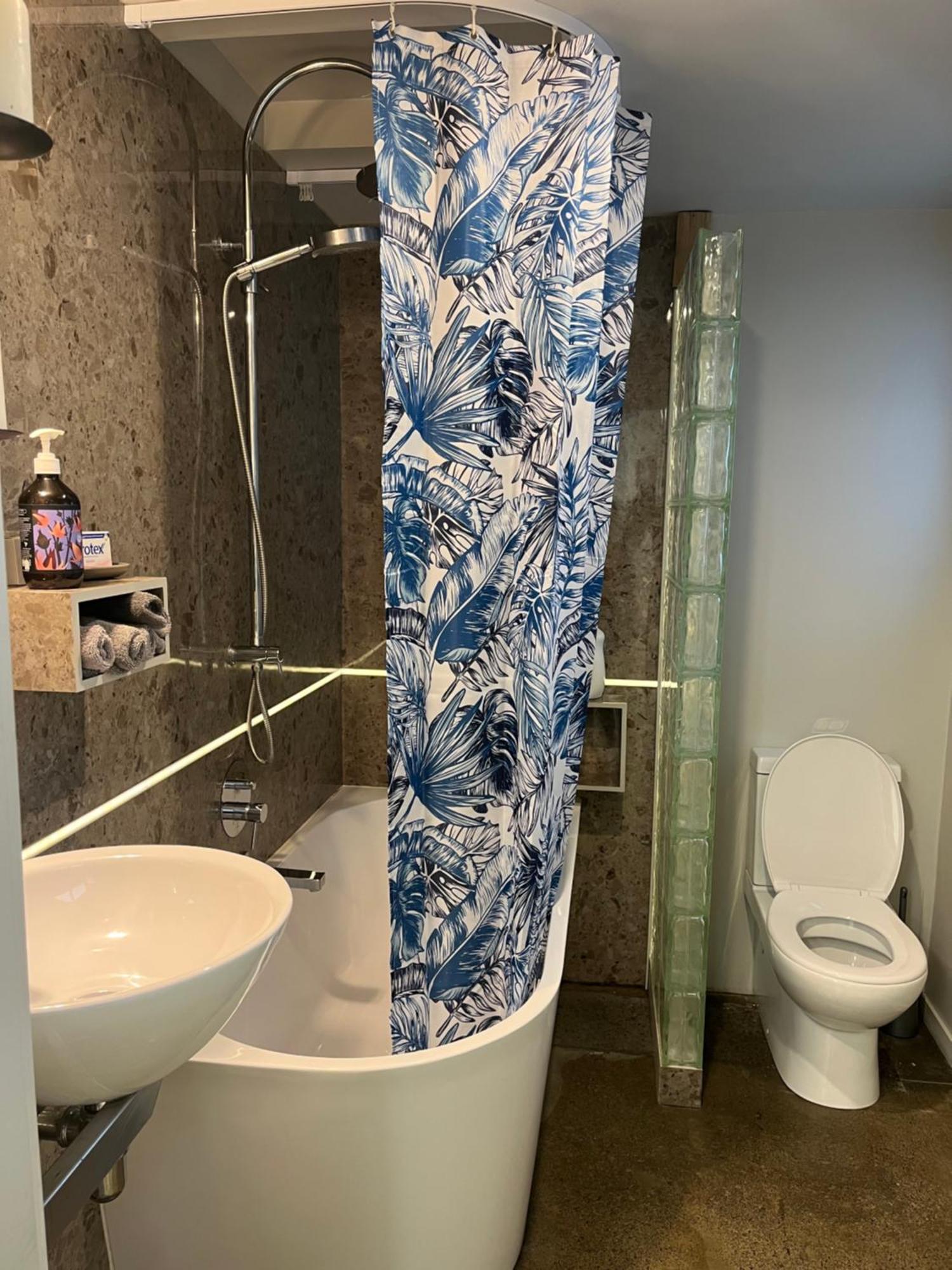 Apartment Hidden Gem By The Sea
