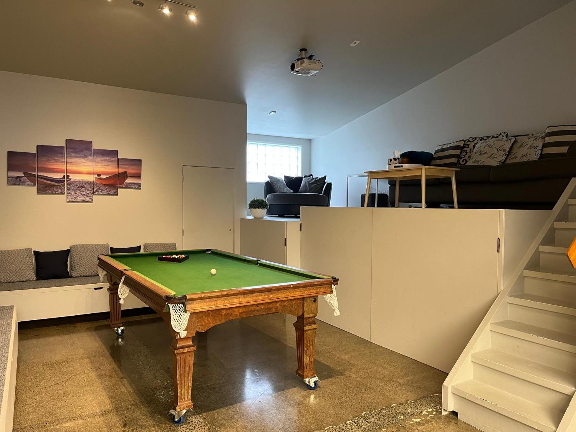 Hidden Gem By The Sea Apartment *