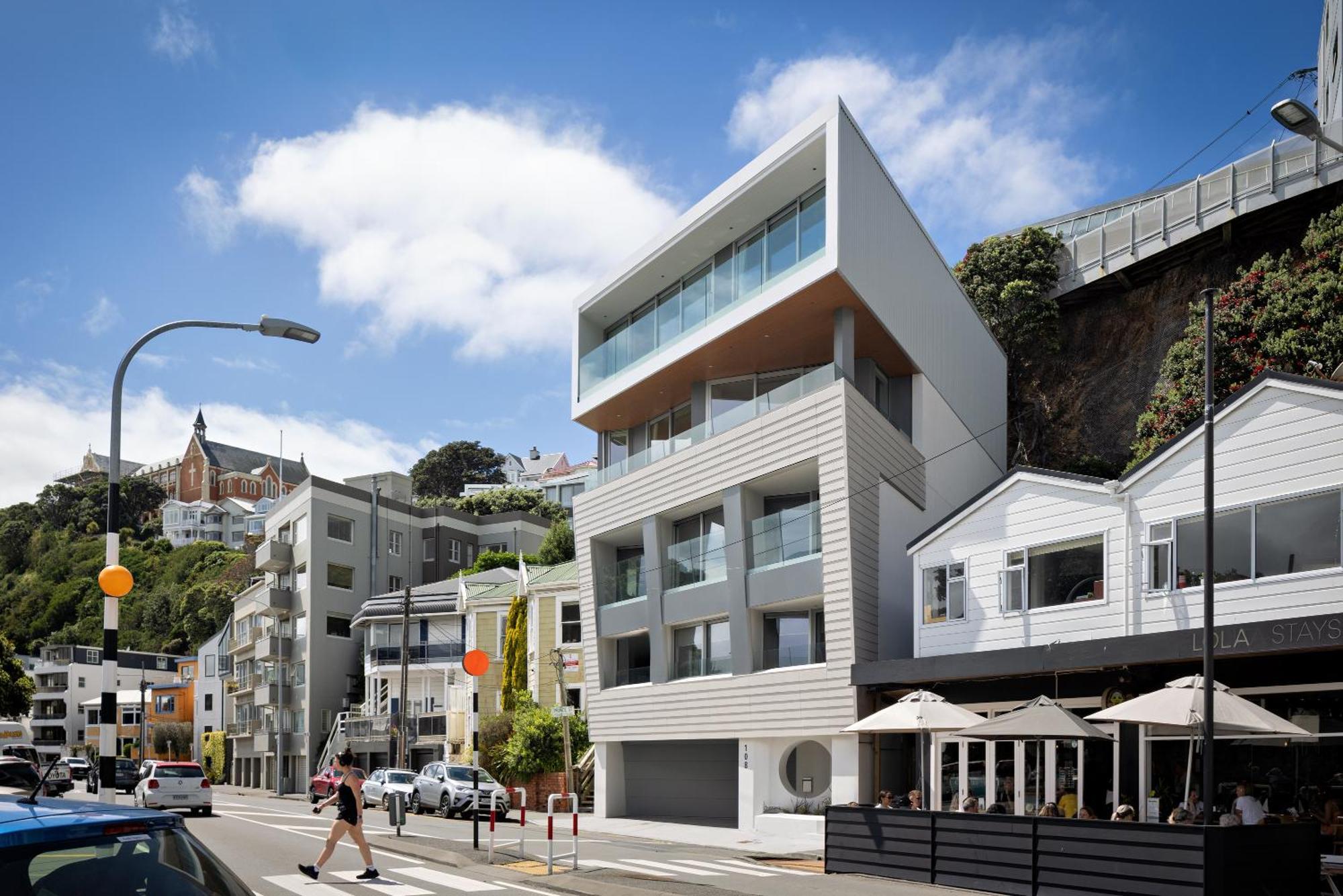 U On Oriental Parade * Wellington