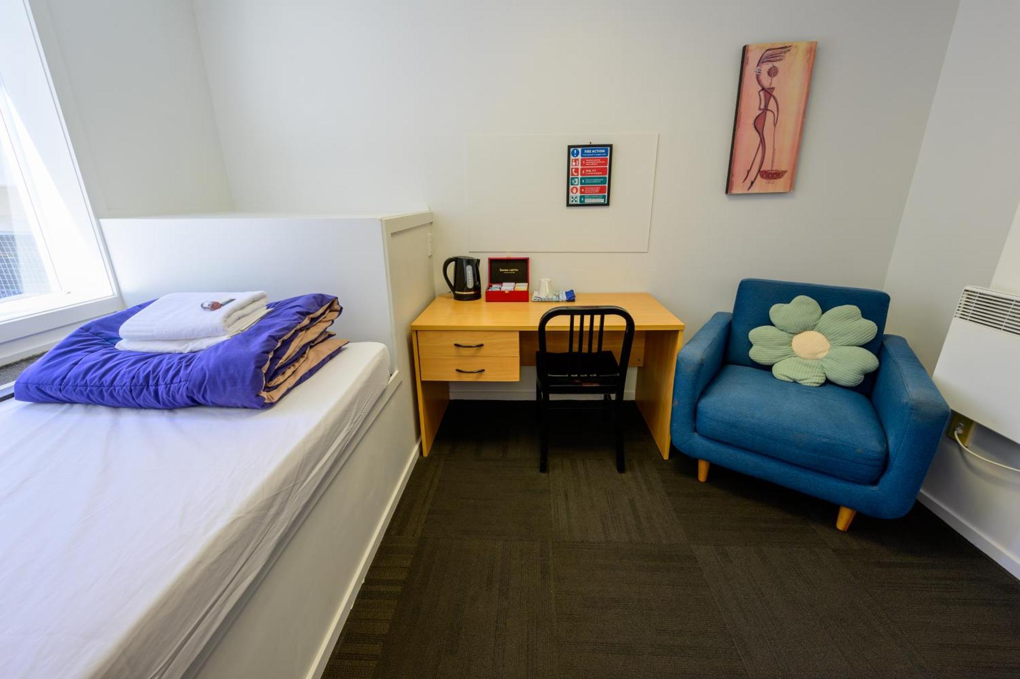 Trek Global Backpackers Hostel *