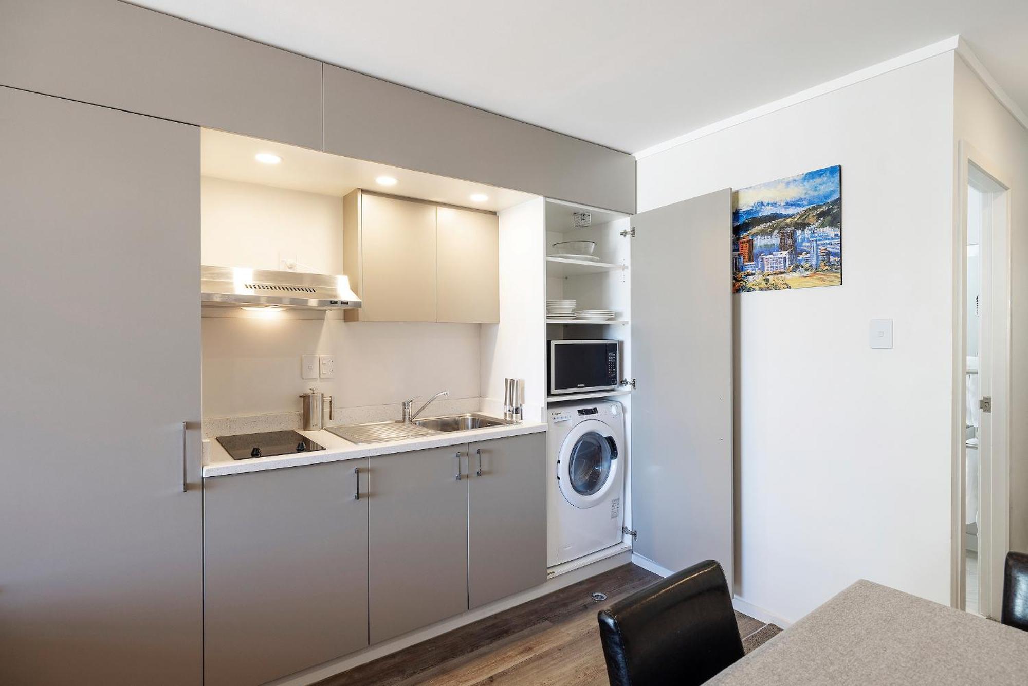 Quest On Johnston Serviced 4*