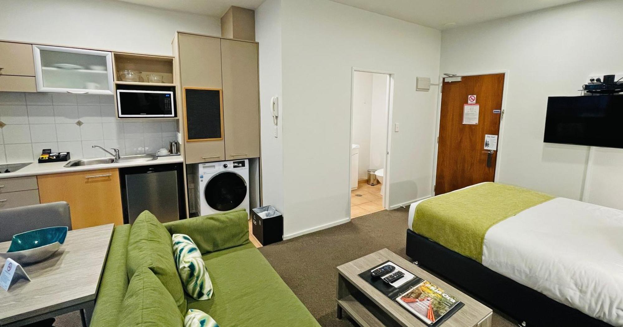 Quest Atrium Apartment Hotel 4*