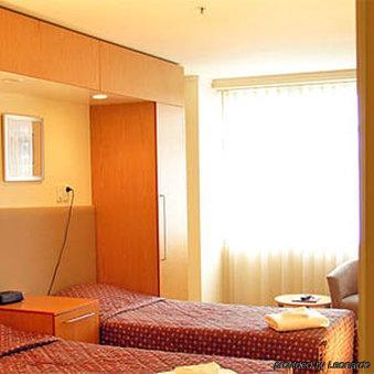Aparthotel Quest On Johnston Serviced 4*