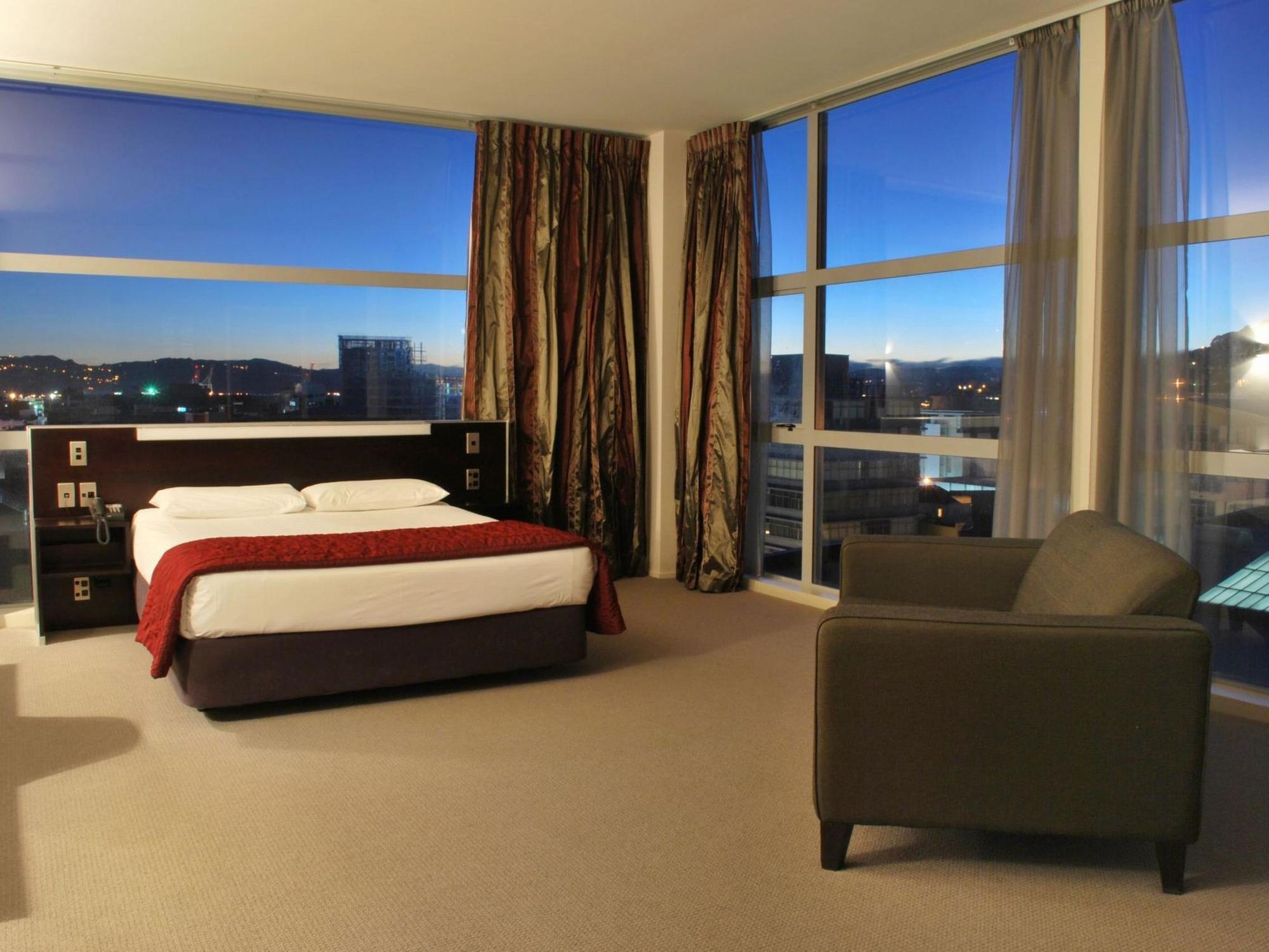 Naumi 4* Wellington