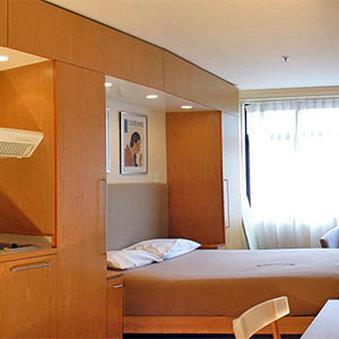 Quest On Johnston Serviced Aparthotel 4*