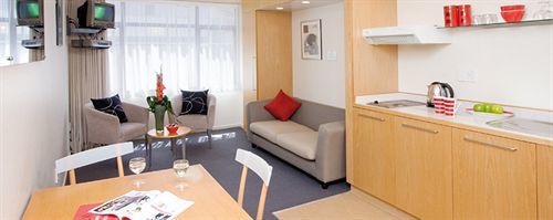 Quest On Johnston Serviced 4*