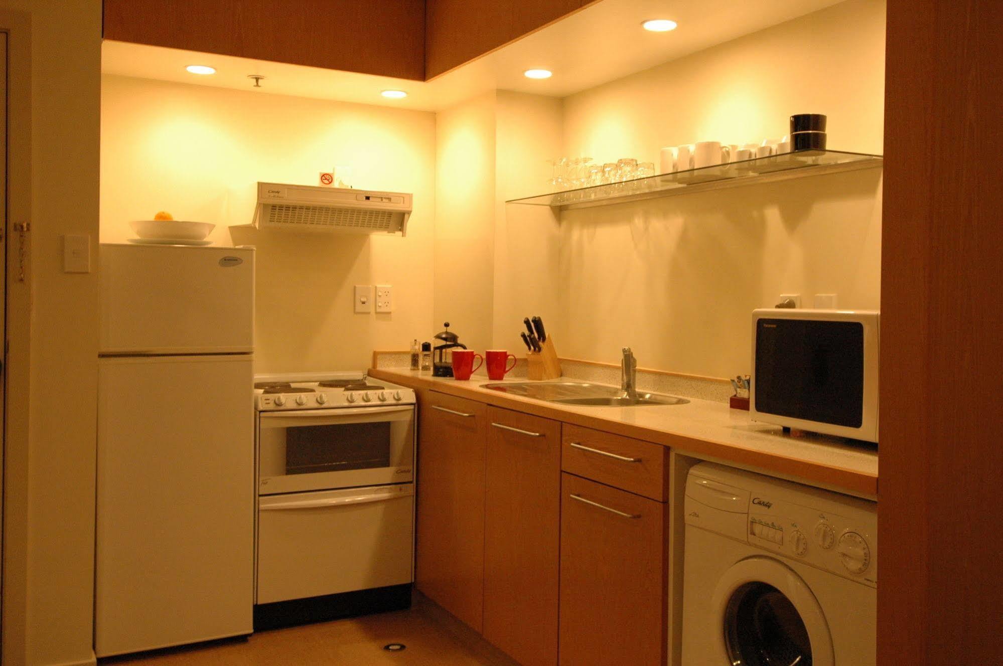 Quest On Johnston Serviced Aparthotel 4*