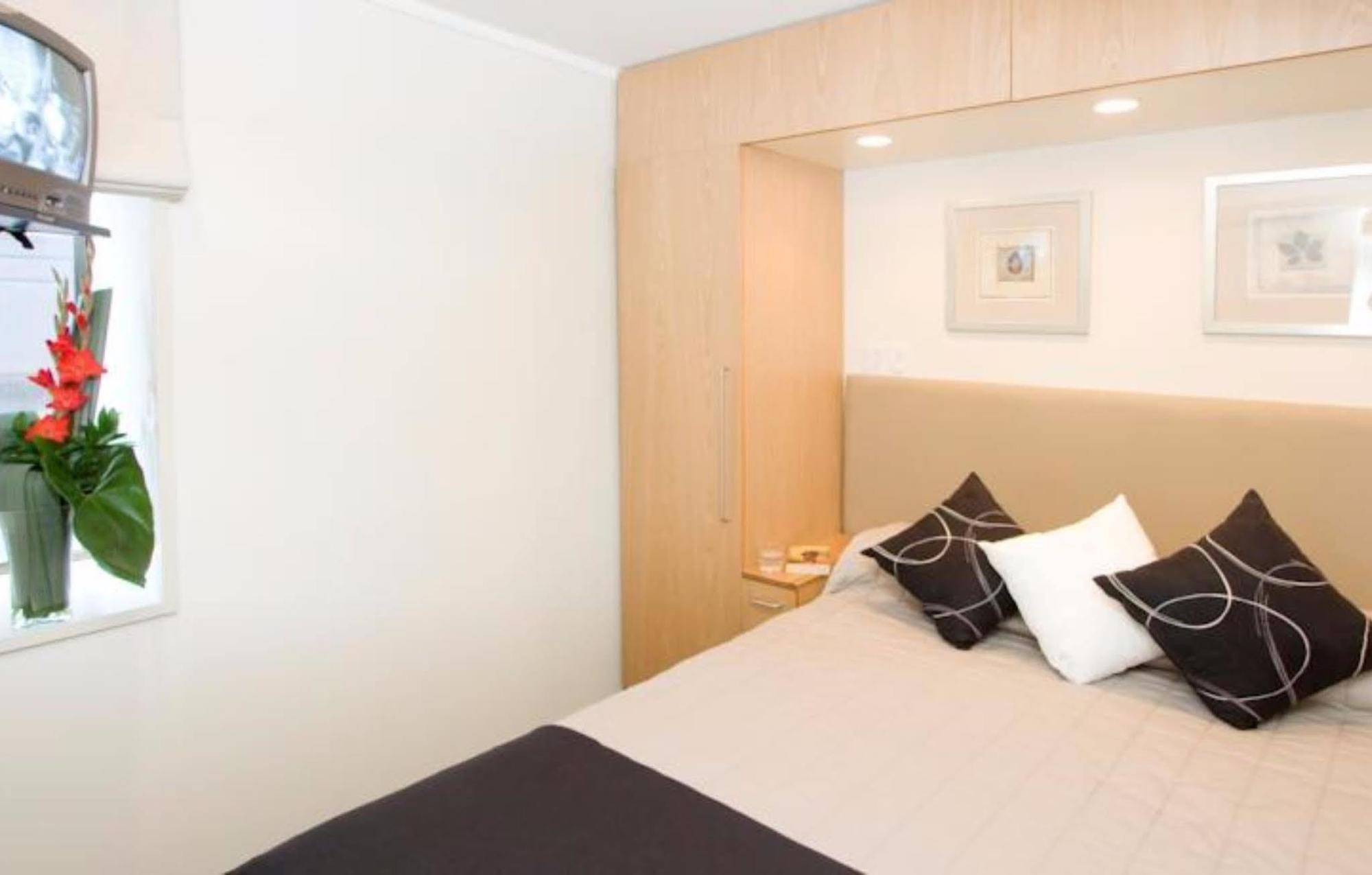 Quest On Johnston Serviced Aparthotel