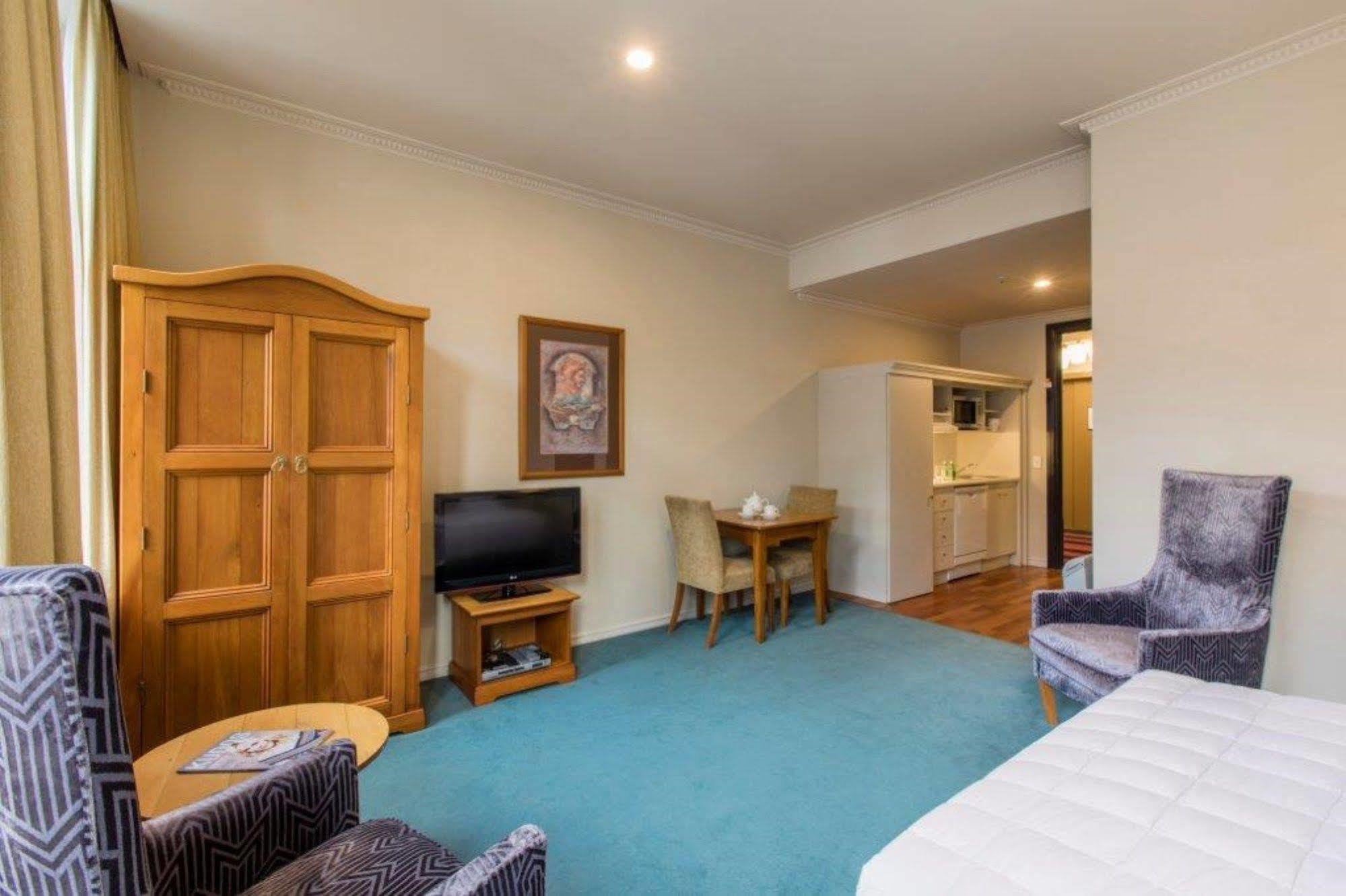 Aparthotel Quest 4*