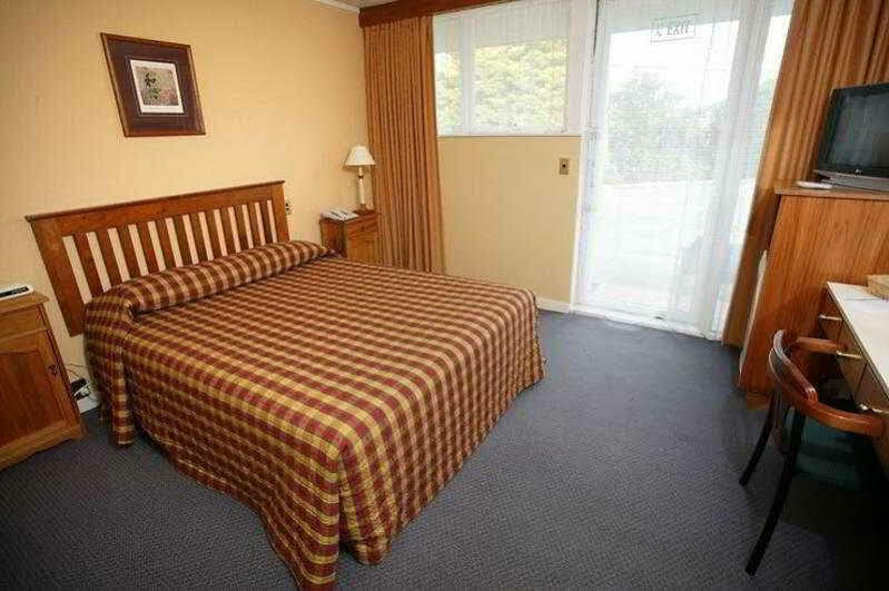 Brentwood Hotel 3*