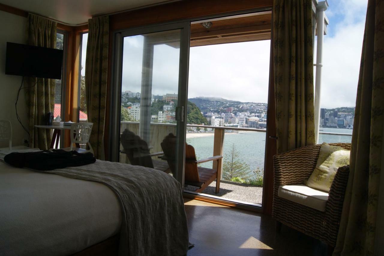 Oriental Bay At Its * Wellington