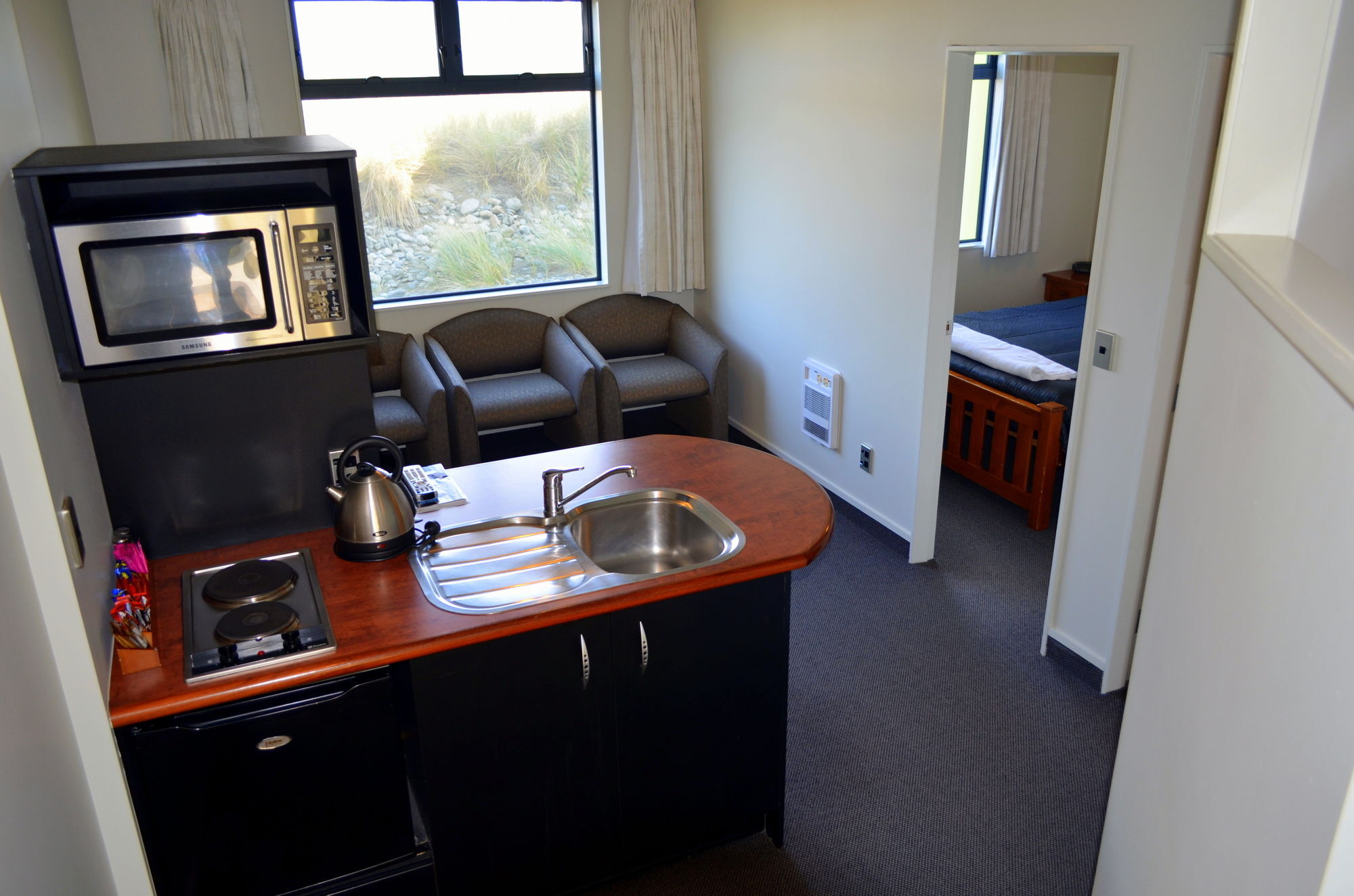 Airport Motel 4*