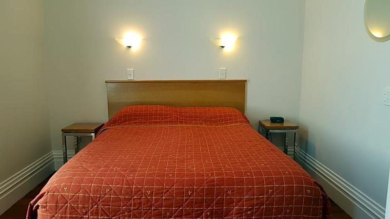 Motel Apollo 4*