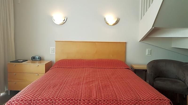 Apollo 4* Wellington