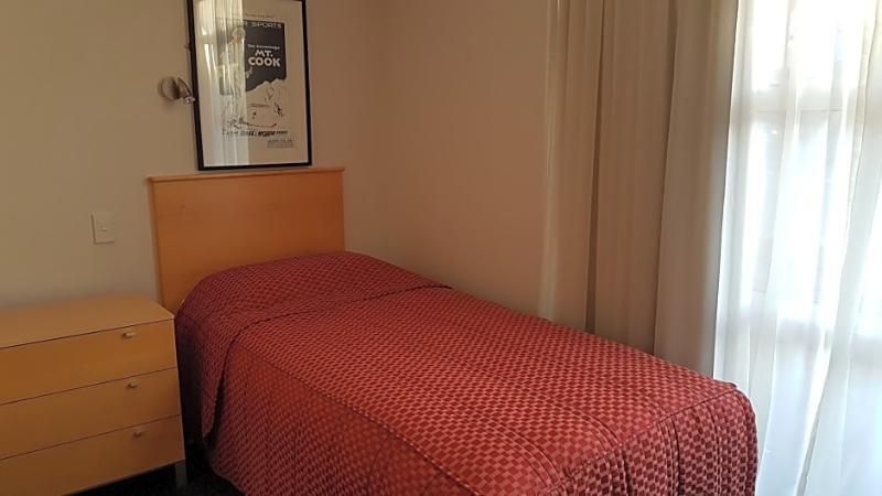 Apollo 4* Wellington