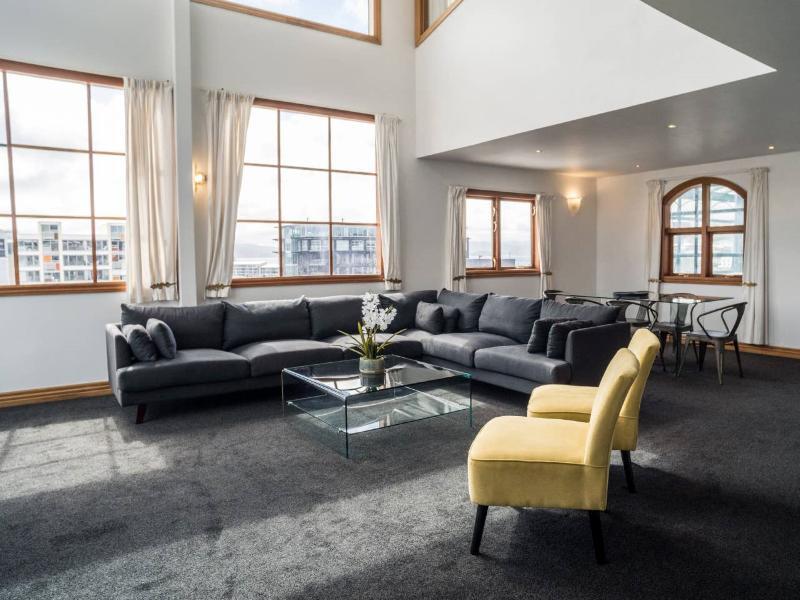 Apartment U On Courtenay