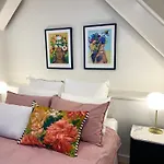 Hyde Lane Retreat
