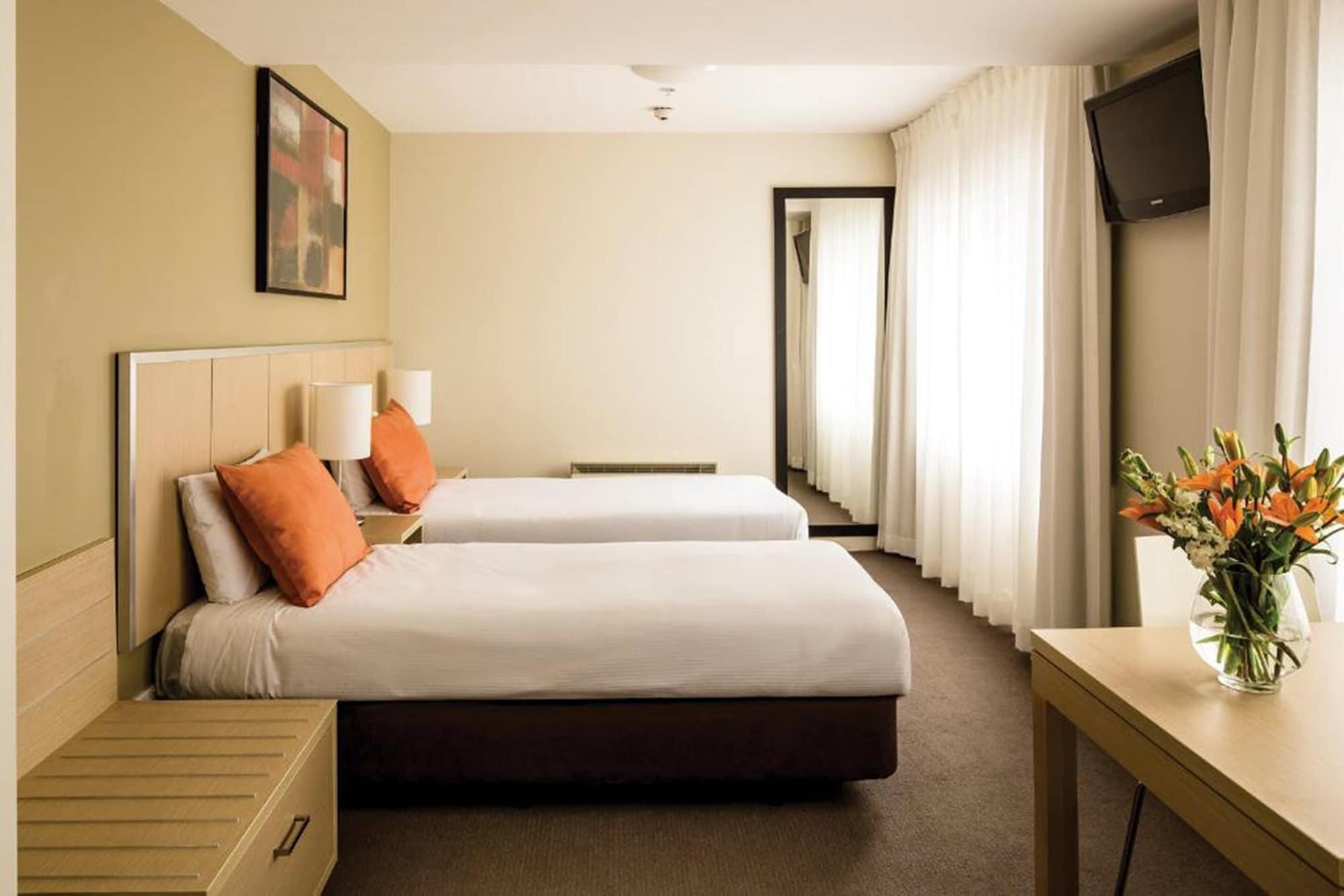 Travelodge Hotel 4*