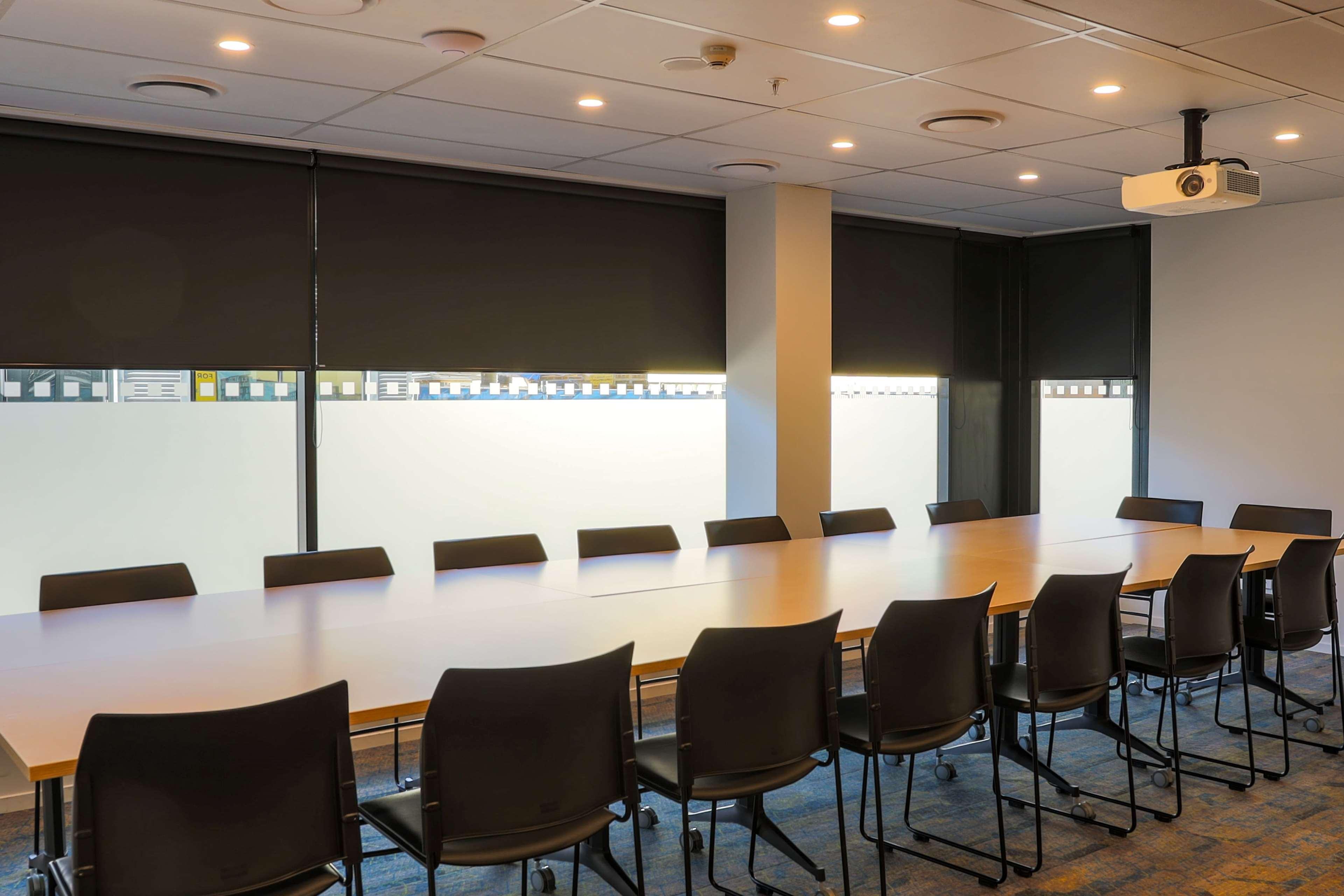 Ramada By Wyndham Taranaki Street Hotel 4*