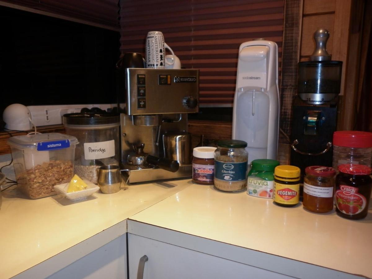 Homestay A 5 Minutes' Walk To The Beach Wellington