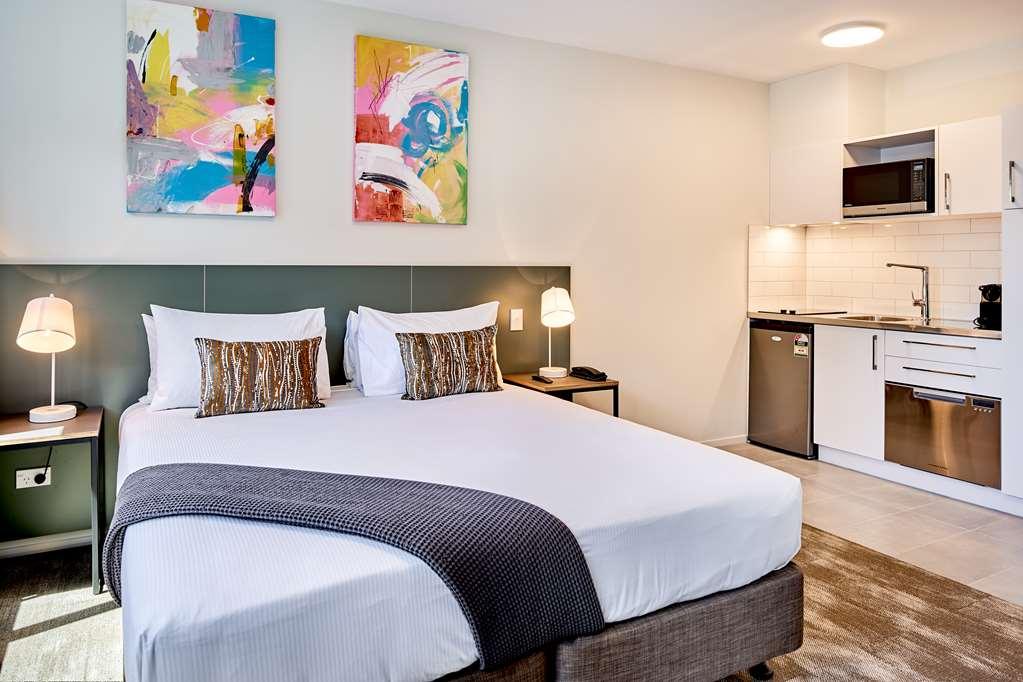Sojourn - Ghuznee Hotel